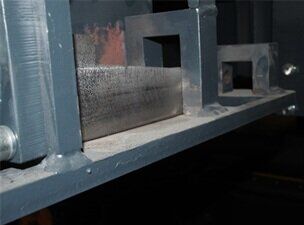 Hydraulic mold locks